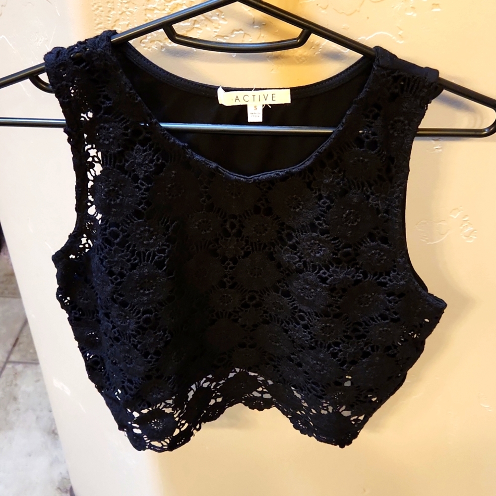 Crochet crop mini top